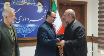 دیدار اعضای شورای اسلامی شهر گرمسار به همراه جمعی از کارکنان شهرداری با شهردار گرمسار به مناسبت روز شهردار