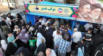 حضور پرشور همشهریان گرمساری در مراسم روز عید سعید غدیرخم حد فاصل میدان امام (ره) تا میدان شهداء