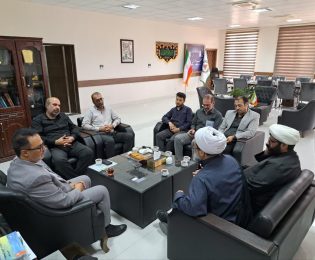دیدار مدیرکل اوقاف و امور خیریه استان سمنان با شهردار گرمسار