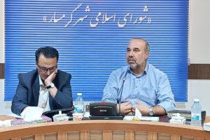 جلسه بررسی عملکرد پیمانکار فضای سبز شهرداری در صحن شورای اسلامی