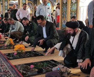 ادای احترام به شهدا در هفته دفاع مقدس