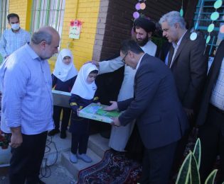 نواخته شدن زنگ مهر و مقاومت در مدرسه خدیجه گرمسار