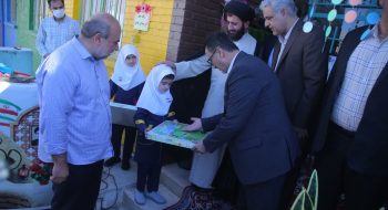 نواخته شدن زنگ مهر و مقاومت در مدرسه خدیجه گرمسار