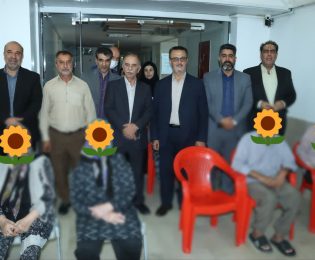 دیدار شهردار و اعضای شورای اسلامی شهر گرمسار با سالمندان مرکز جامع توانبخشی «خانه بزرگان
