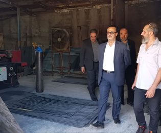 بازدید شهردار و اعضای شورای اسلامی شهر گرمسار از کارخانه المان سازی واقع در شهرک صنعتی گرمسار
