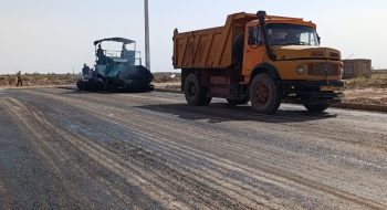 بازدید دکتر عابدینی از عملیات عمرانی آسفالت ریزی خیابان های مسکن ملی زینبیه